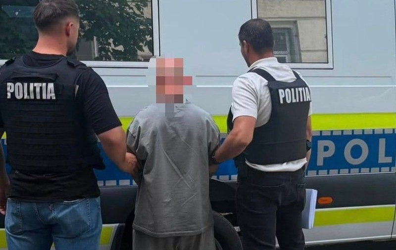 Un român care a furat 30.000 de euro prin „skimming la pompă” în Austria a fost prins în Craiova