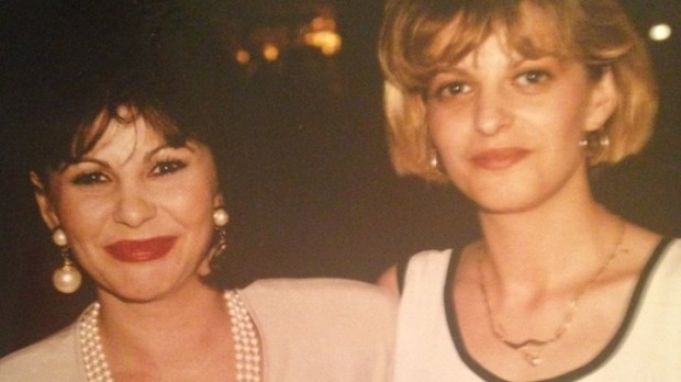 Elena Cârstea alături de sora ei, Ofelia