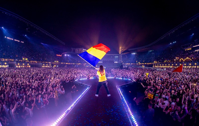 Salvatore Ganacci a purtat un tricou al echipei naționale de fotbal a României la UNTOLD 2024. 120.000 de fani s-au distrat în a treia zi de festival