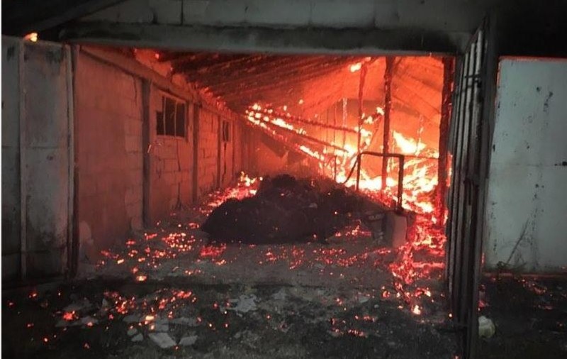 Incendiu la o fermă de animale din județul Maramureș. Două persoane au murit