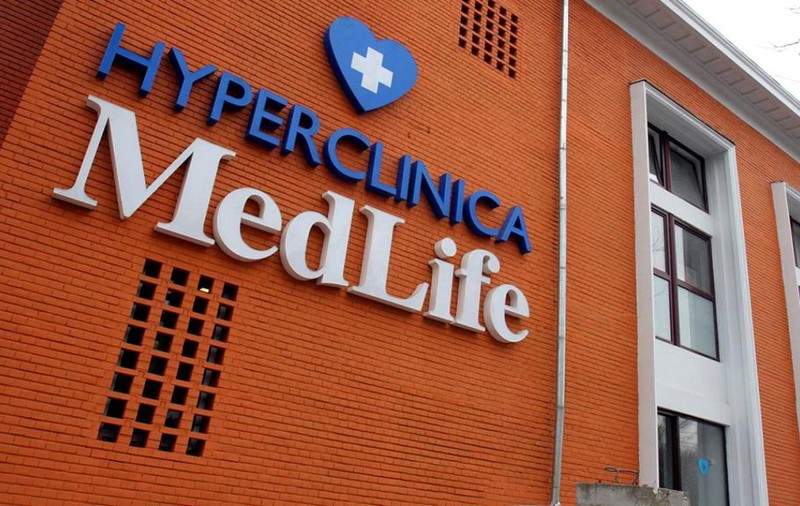 MedLife trimite personalul non-critic în şomaj tehnic şi reduce cu 50% salariile echipei de management pentru 45 de zile