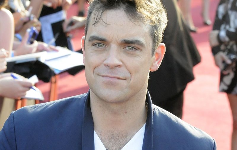 Robbie Williams s-a logodit doar în glumă