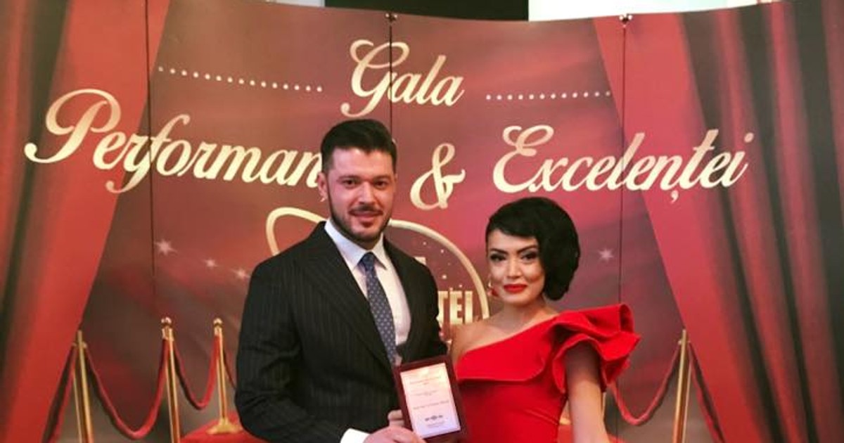 Andreea Mantea, în pat cu Victor Slav. Imaginea a ajuns pe net