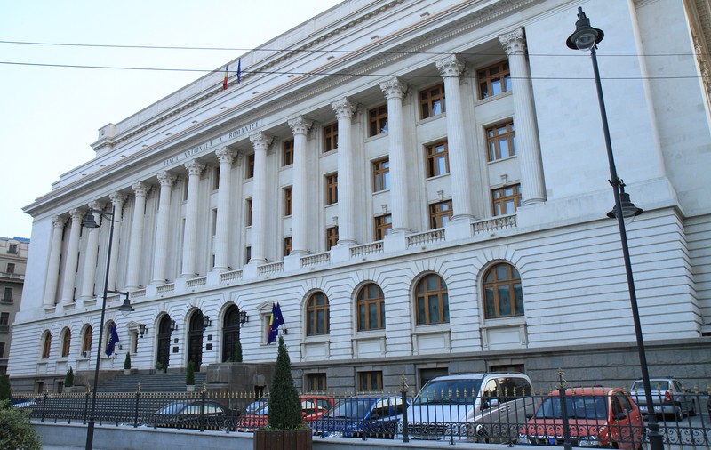 Indicele ROBOR a crescut la 2,46%, cel mai mare nivel din decembrie 2013. Cine e de vină pentru asta