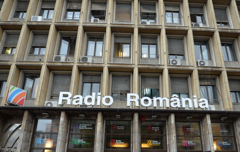 Sindicaliștii cheamă DNA la Radio România: Au dat 150.000 de euro pentru compartimentul juridic, dar au angajat avocatul unui șef. Răspunsul SRR