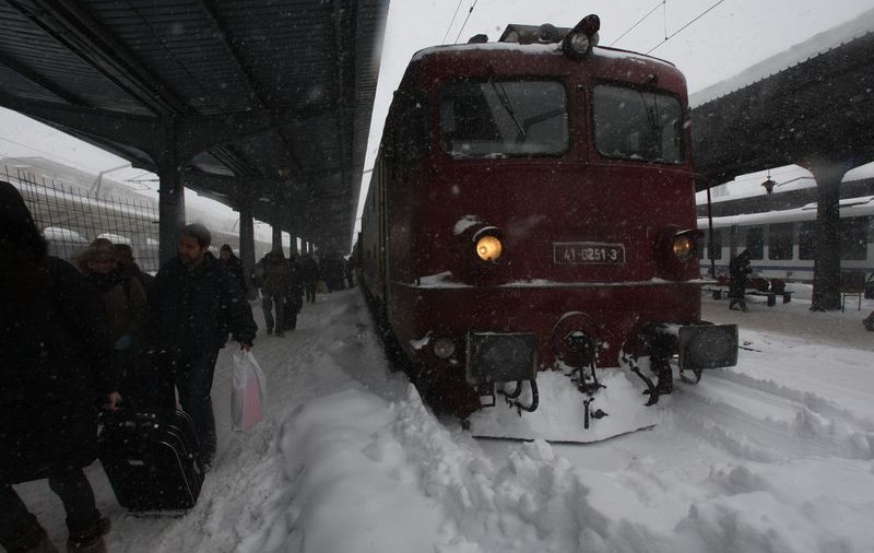 CFR Călători se pregătește de iarnă și trimite locomotive de rezervă în zonele cu zăpadă