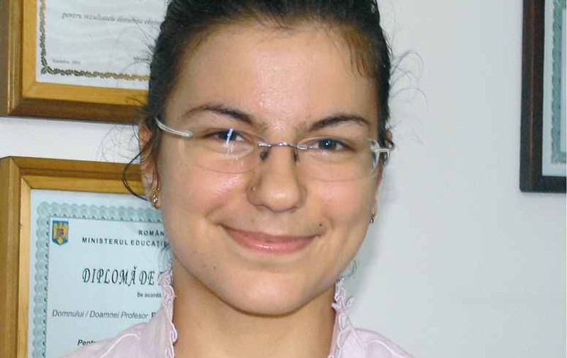 A terminat liceul şi a luat Bac-ul cu 10
