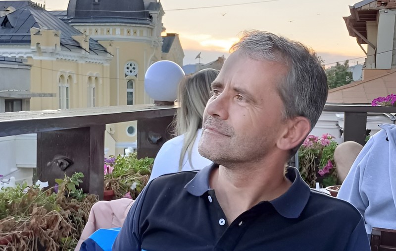 Moartea misterioasă a unui polițist criminalist. Bogdan Deftu a fost găsit într-o baltă de sânge, la capătul peronului din gara Câmpina