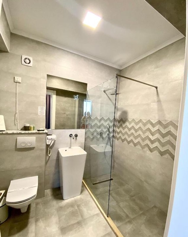 Cât costă să petreci minivacanța de 1 Mai în hotelurile vedetelor de pe litoralul românesc. Prețuri pentru toate buzunarele