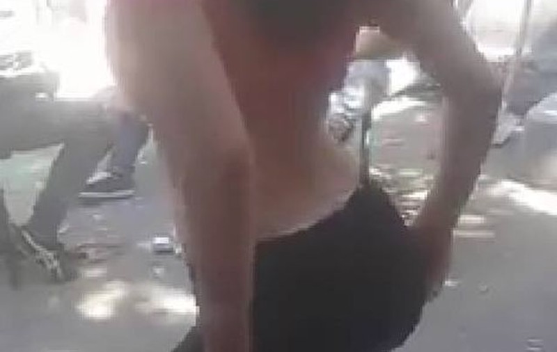 VIDEO | Dezmăţ în curtea unui liceu din Mehedinţí! O elevă a făcut show într-o pauză, în faţa colegilor
