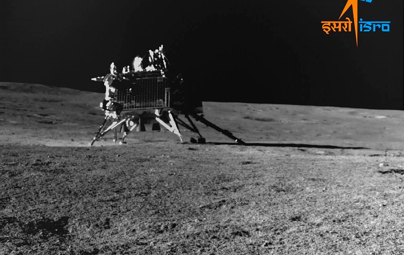 India consideră că roverul său și-a îndeplinit cu succes misiunea de pe Lună și l-a plasat în stare de „hibernare”