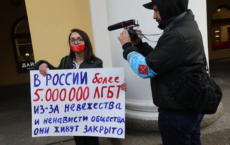 O cunoscută activistă LGBT din Rusia a fost ucisă în Sankt Petersburg