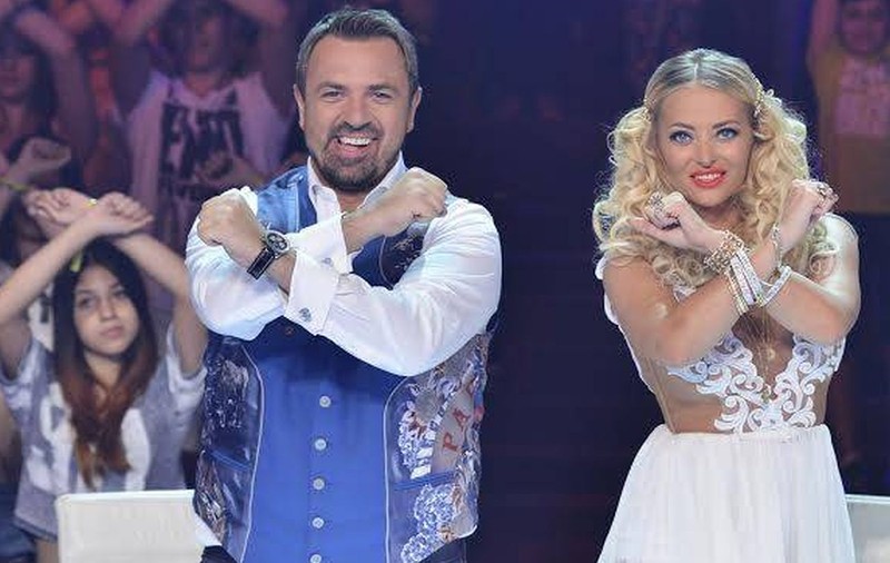 PRIMA FOTOGRAFIE cu ŞTEFAN BĂNICĂ JR în scaunul de JURAT LA X FACTOR! "Acolo era LOCUL LUI CHELOO", au sărit fanii! FOTO