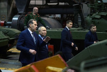 Vladimir Putin vizitează o fabrică de armament FOTO Hepta