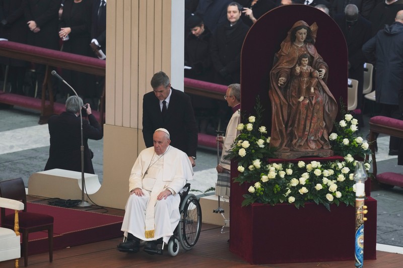Momentul în care Papa Francisc a ajuns în Piața Sfântul Petru Foto: Profimedia