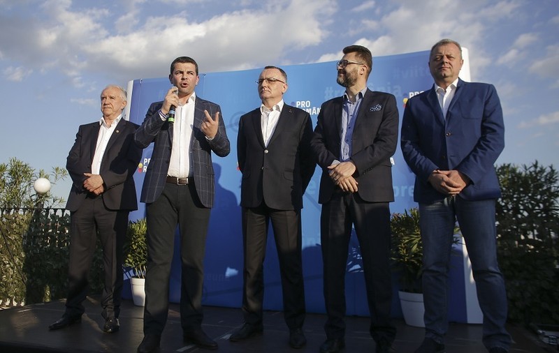 UPDATE | Demisionarii din Pro România au trecut la PNL. Daniel Constantin şi Sorin Cîmpeanu primesc funcţii în conducere