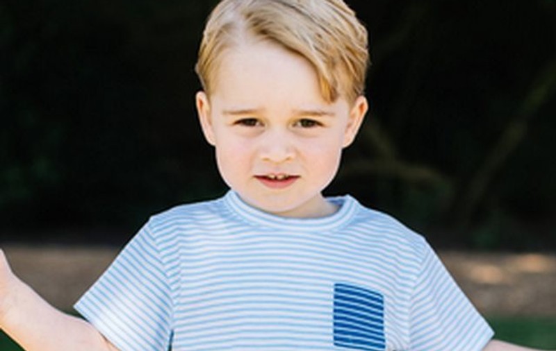 Ce manierat e Prinţul George, la doar 3 ani! Cum i-a cerut o prăjitură unei vânzătoare