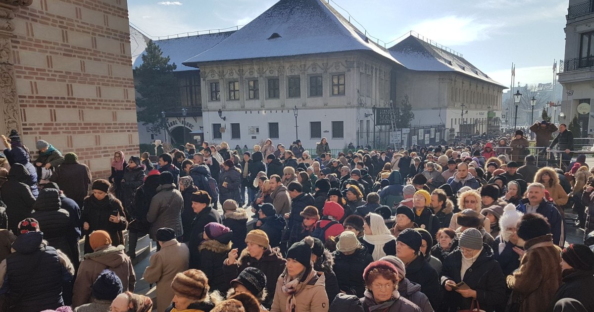 Mii de oameni au fost la Biserica Domnească, de ziua Sfântului Antonie cel Mare