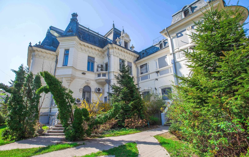 Cine e misteriosul proprietar al Palatului "Maurice Blank"?! Nu dă nimeni 4,5 milioane de euro pe fosta clădire a Ambasadei Americii din centrul Bucureștiului