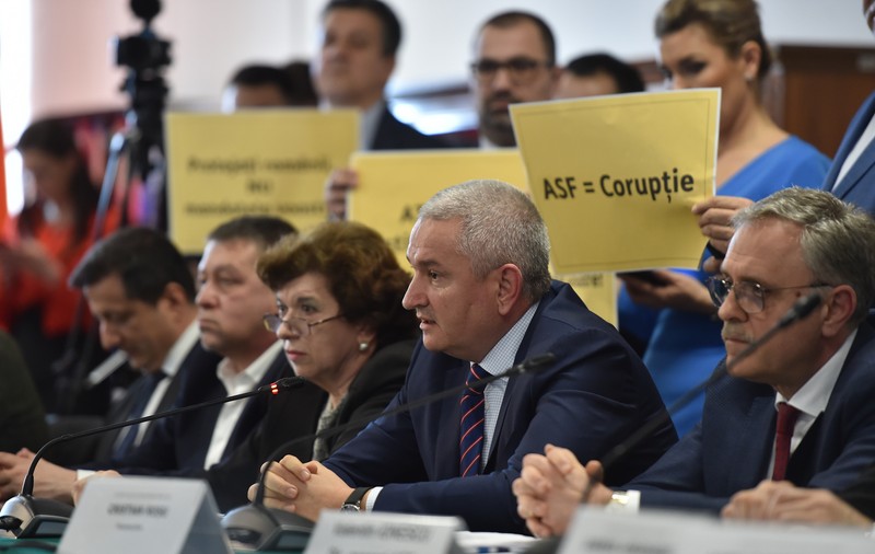 Sorin Pâslaru, redactor-șef Ziarul Financiar, despre efectele politizării și deprofesionalizării din ASF: „Cum să dai aprobări pentru executivi în asigurări când tu nu ai lucrat o zi în acest sector?”