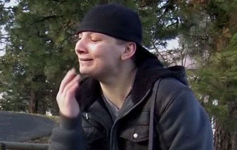 Unde şi-a găsit o tânără tatăl biologic, pe care-l căuta de 20 de ani | VIDEO
