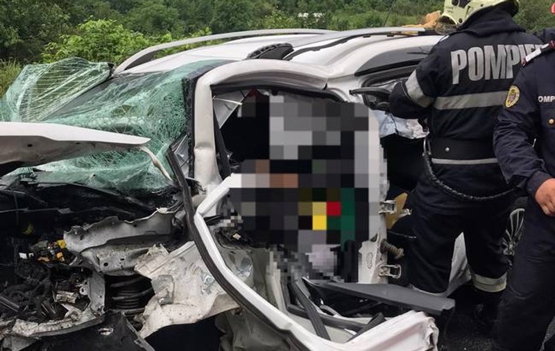 FOTO | Accident grav în Caraș-Severin. În mașinile implicate se aflau trei copii