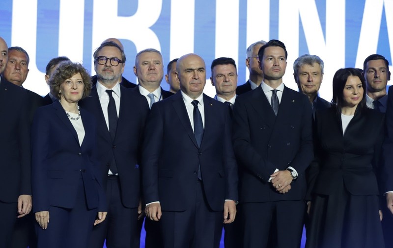 Tribunalul București a suspendat toate deciziile luate la congresul PNL și a dat câștig de cauză taberei puciștilor. Ce soluții mai are tabăra Bolojan