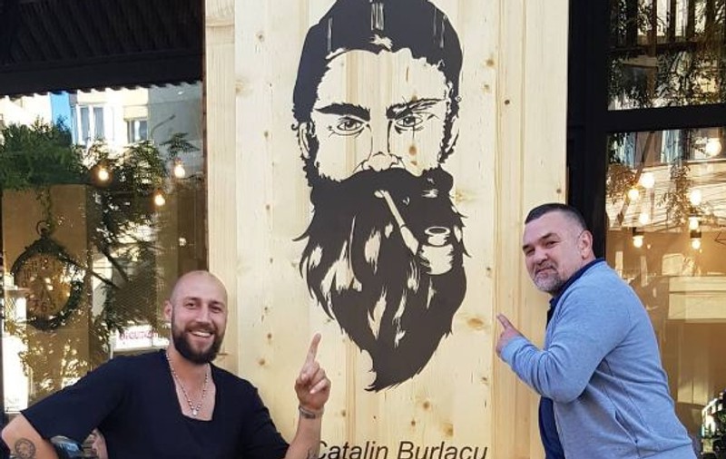 Fostul mare baschetbalist Cătălin Burlacu și-a deschis un barbershop la Ploiești. Are parte doar de clienți de lux