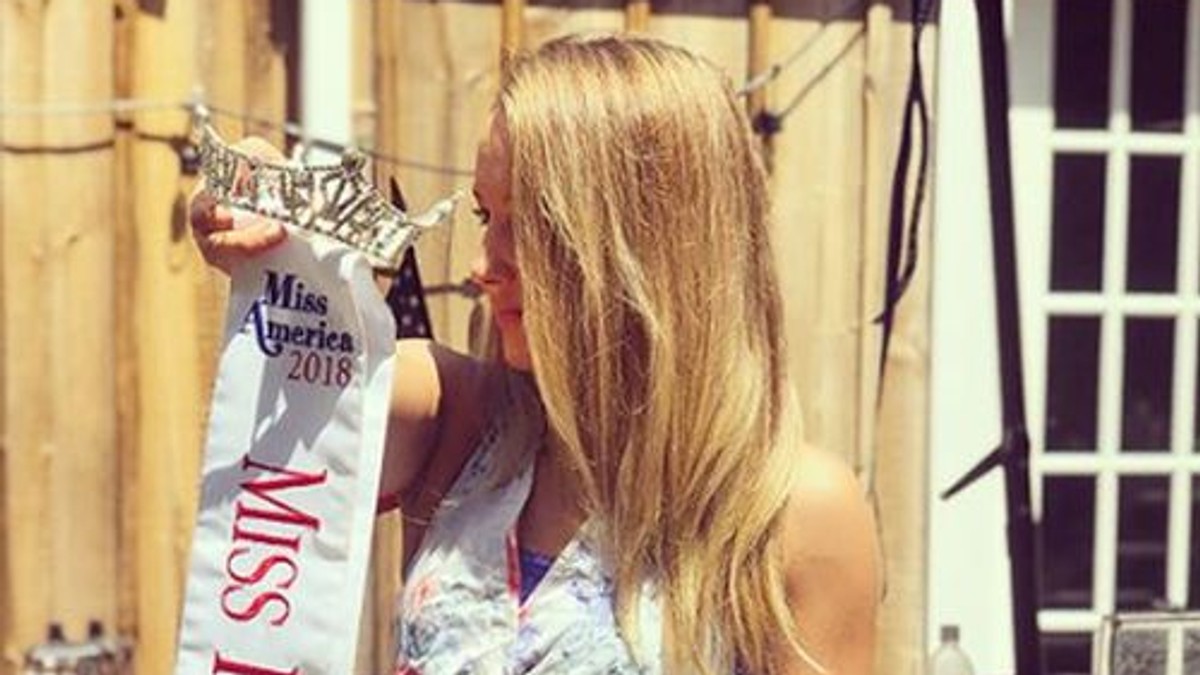 A renunțat la titlu de Miss (Maude Gorman Facebook