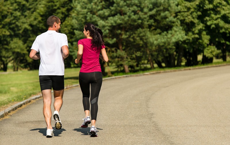 Opt obiceiuri aparent inofensive care îți scurtează viața, chiar dacă mănânci sănătos și faci sport