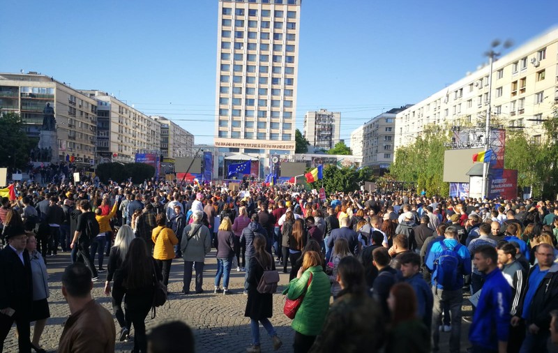 FOTO&VIDEO | Miting de amploare al PSD la Iași. Liviu Dragnea, aclamat și huiduit în Piața Unirii