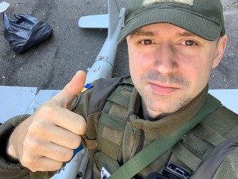 Operator Starsky cu drona UAV