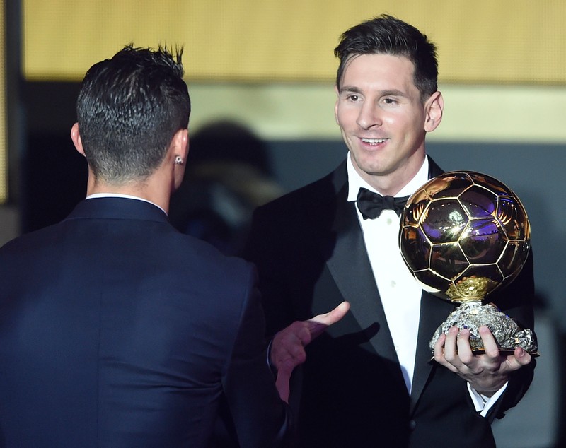 Statuia lui Cristiano Ronaldo din Funchal a fost vopsită cu numele lui Messi / FOTO ÎN ARTICOL
