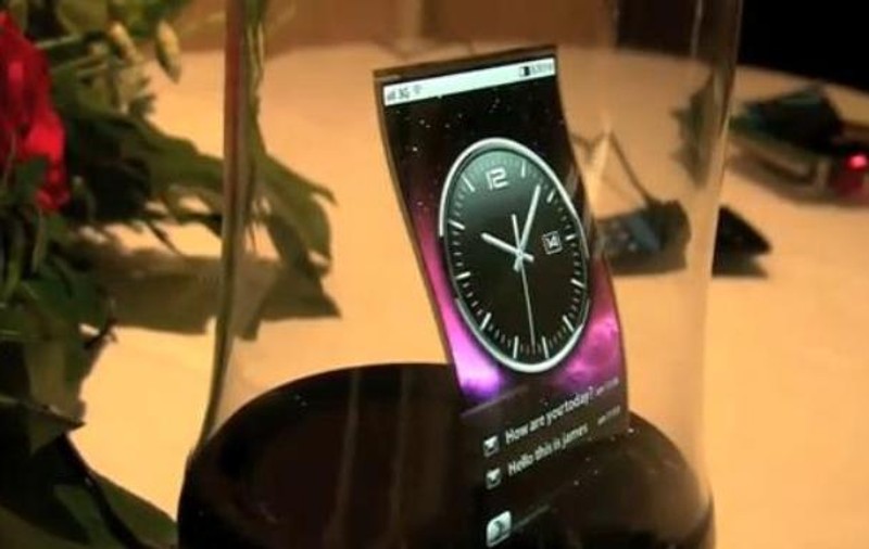 UAU! Au fost inventate TELEFOANELE MOBILE-”HÂRTIE”, pe care le poți MODELA cum vrei tu! Vezi ce poți face cu ele și când vor fi puse în vânzare! VIDEO