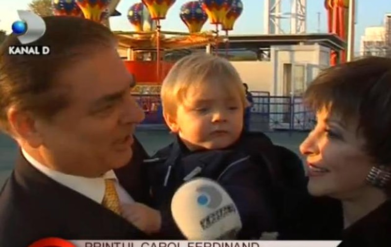 Micul Prinţ, Carol Ferdinand, în parcul de distracţii cu părinţii