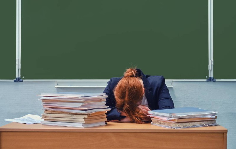 Profesorii suplinitori au fost la examen degeaba. Chiar dacă au luat peste nota 7 la concursul de Titularizare din 2025 ar putea fi eliminați din școli