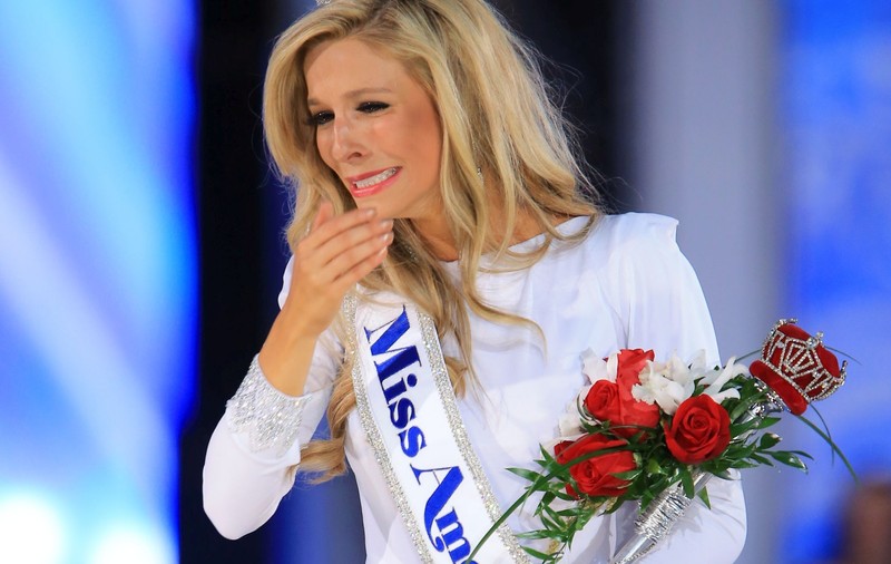 AU RĂMAS FĂRĂ FEMEI FRUMOASE?! Miss America 2015 este O RUSOAICĂ! FOTO