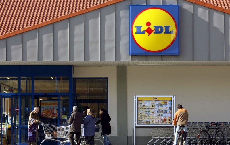 Lidl, obligat de un tribunal elvețian să renunţe la iepurașii de ciocolată asemănători cu cei ai mărcii Lindt