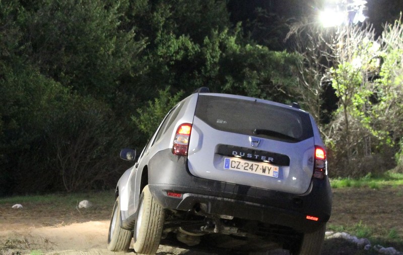 DACIA DUSTER, alături de Range ROVER sau PORSCHE MACAN, într-un TOP al celor mai TARI SUV-uri