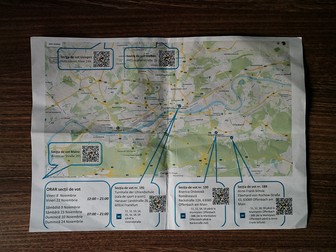 Șerban Alexe, un IT-ist care locuiește la Frankfurt, a făcut o hartă cu cele șase secții de votare, programul și mijloacele de transport cu care se ajunge la secții și a împărțit-o muncitorilor români care locuiesc într-un ansamblu de locuințe tip cămin&nbsp;de la marginea localității Griesheim, care e lipită de Frankfurt.