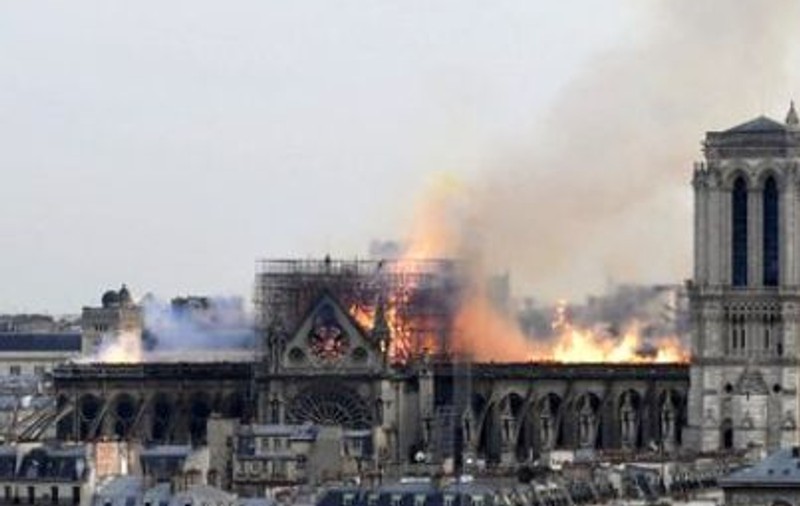 Peste 160 de copii, depistaţi cu concentraţii ridicate de plumb în sânge după incendiul de la Catedrala Notre-Dame