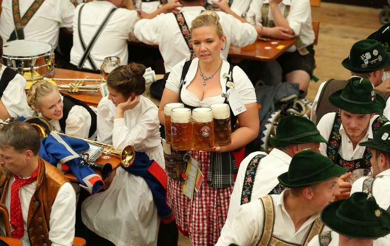 Prețuri uriașe la Oktoberfest 2026: Cât a ajuns să coste un litru de bere