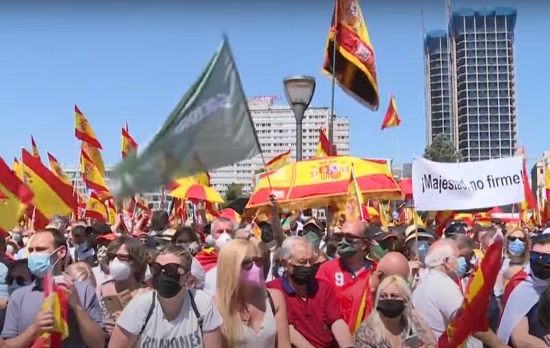 Mii de spanioli au protestat față de grațierea liderilor separatiști catalani