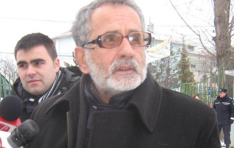 Ion Manole, la cimitir de ziua lui