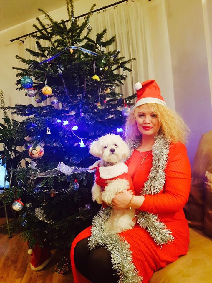 Oana Lis, în costum de Crăciuniță. Fanii au reacționat imediat