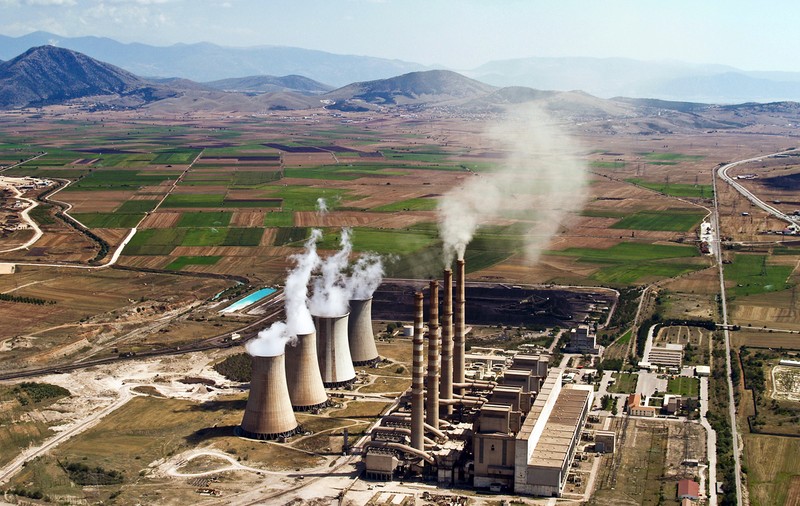 De ce este renunțarea la combustibilii fosili dificilă, chiar și pentru statele care vor să lupte împotriva schimbărilor climatice