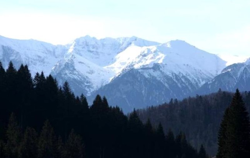 Ninsoare în mijlocul verii! Zăpadă în Munții Rodnei
