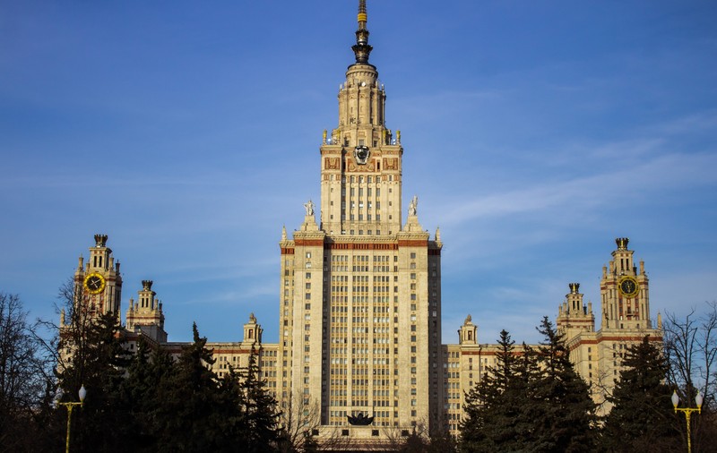 Student rus, condamnat la închisoare după ce și-a redenumit rețeaua Wi-Fi „Glorie Ucrainei”