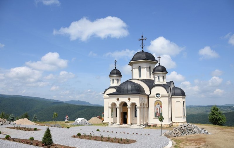 Angajatul unei mănăstiri din Cluj, rupt în bătaie! Agresorul crezuse că tânărul vrea să-i batjocorească fata