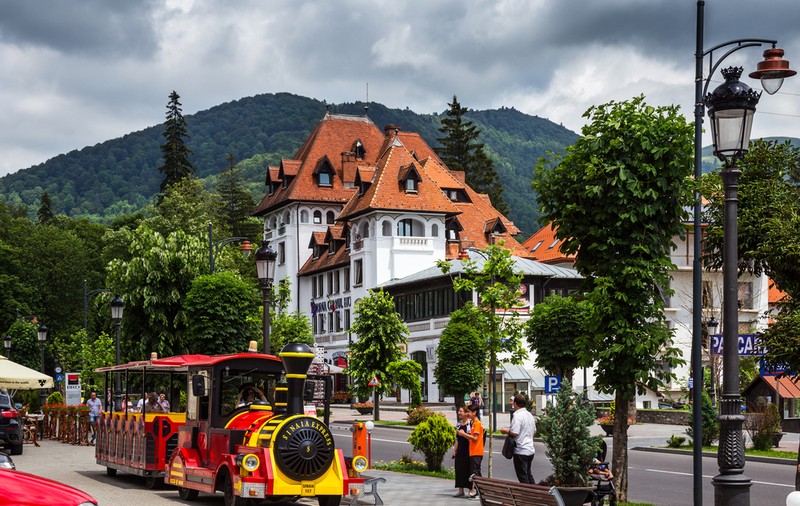 Locuri de vizitat în Sinaia - trasee montane și obiective turistice